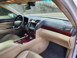Offre promotionnelle Lexus LS 600hL hybride d'occasion faible kilométrage - Product Image 3