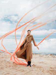 Tissu cachemire blanc de luxe 20% cachemire 80% laine nouveau Style MIAH cachemire long manteau col rond Long manteau pour les femmes avec ceinture - Product Image 4