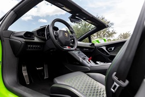 Lamborghini Huracán LP580-2 Spyder 2017 Verde, Usado, Certificado y en Buen Estado - Product Image 3