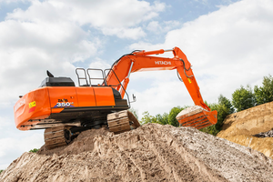 Offre d'enchères très demandée pour les excavatrices sur chenilles ZX350 LC-6N 2016 avec cabine climatisée et godet de 72 pouces - Product Image 4