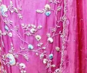 Designer moderne non cousu brodé à la main indien mode avant costumes pour femmes matériel en organza pour les fêtes de style traditionnel - Product Image 3