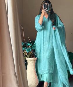 Vente en gros en ligne de robes pour femmes fournisseur de vêtements décontractés élégants haut bas Dupatta trois pièces ensemble indien pakistanais à la mode - Product Image 3