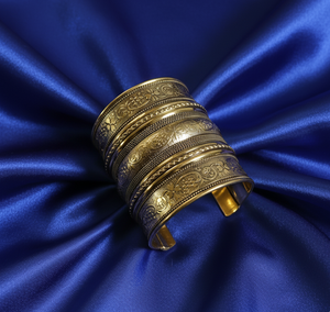 กำไลข้อมือทองเหลืองทำมือแบบโบโฮ กว้าง 3 นิ้ว |   กำไลข้อมือสลักลายชนเผ่า |   ขายส่งเครื่องประดับแอฟริกันแบบ OEM - Product Image 2