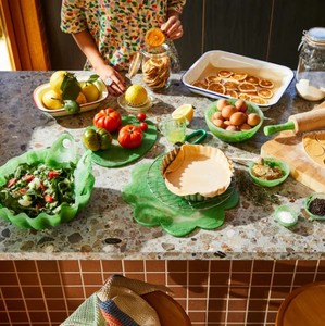 Bol en résine de haute qualité fait à la main avec des textures élégantes et une finition lisse pour un look élégant pour servir des soupes, des collations et des salades - Product Image 3