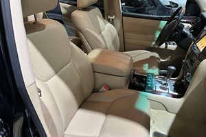 Lexus LX 570 2011 SUPER LIMPIO, Motor V8 de 5.7 Litros, 4x4, Asientos de Cuero - Product Image 5