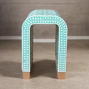 Elegante Mesa de Centro Hecha a Mano con Incrustaciones de Hueso Verde y Blanco con un Patrón Único Decorativo para el Estilo Interior - Product Image 4