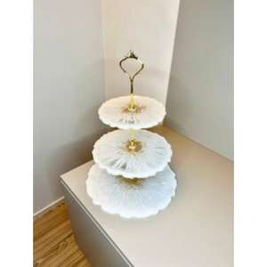 Présentoir à gâteaux en résine avec une élégante incrustation de résine, parfait pour créer un présentoir de desserts luxueux et artistique pour les mariages - Product Image 1