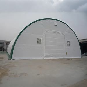 Système de serre en tissu durable Protection contre <span class=keywords><strong>le</strong></span> <span class=keywords><strong>soleil</strong></span> et <span class=keywords><strong>le</strong></span> vent Tunnel de film PE pour l'agriculture Bouclier de pluie de grande taille à faible coût - Product Image 4