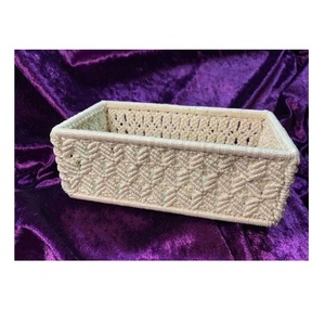 Panier en corde macramé unique pour les amateurs de décoration intérieure artisanale à la recherche de solutions de rangement artistiques - Product Image 6
