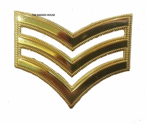 Insignia de pasador de seguridad Chevron de metal-Diseño 3D personalizado - Product Image 1