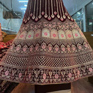 Lehenga d'été en velours pour tenue de soirée, avec jupe évasée de 2,5 m, Choli semi-couturié richement orné, Dupatta en filet doux, protection solaire, séchage rapide, pour la vente en gros - Product Image 1