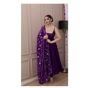 Robe de soirée de qualité supérieure à l'aspect lourd en fausse georgette avec bas et dupatta pour filles Collection de vêtements de fête de mariage - Product Image 1