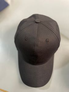 Gorras de béisbol clásicas ajustables negras de 5 paneles de estilo callejero con cierre de pegatina mágica bordado a mano e impresión de hojaldre - Product Image 4
