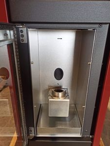 Estufa de Pellets de Aluminio Independiente Estilo Austriaco, Diseño Moderno, Ligera, Duradera, Ecológica, Alimentación Automática Sin Humo - Product Image 3