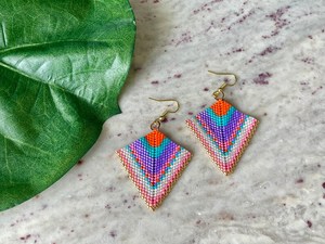 Pendientes Bohemios con Cuentas y Diseño Turquesa, con Flecos en Cascada de Cuentas de Vidrio y Resina, Joyería Única de MS Handicraft - Product Image 3