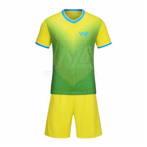 Uniforme de fútbol de la mejor calidad Diseño personalizado Uniforme de fútbol Ropa de entrenamiento Uniforme de fútbol en ropa deportiva - Product Image 1