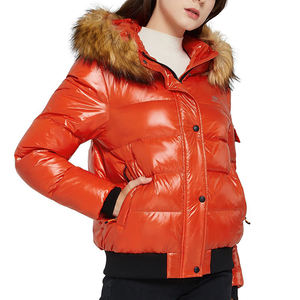 2024 nouvelle veste matelassée matelassée pour femmes à la mode hiver chaleur haut court avec doublure en Nylon veste bouffante en gros - Product Image 3