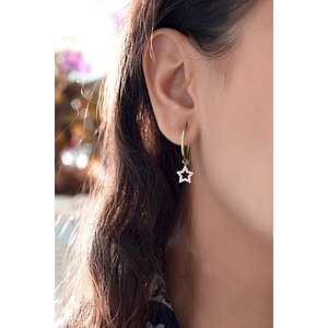 Pendientes de tuerca finos de Plata de Ley 925 Diseño en forma de estrella de 1,8 cm Hecho en Turquía - Product Image 1