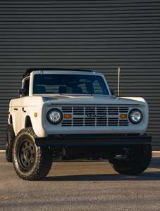 Bronco Clásico Moderno de Alto Rendimiento, Usado, Origen Estadounidense, Gasolina, Manual, 180 Km/h, 2500 GVW, en Venta - Product Image 2