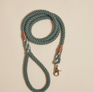 Laisse pour chien en corde de coton verte faite à la main, 1,5 m, tressée, teinte naturellement, avec bandana offert, laisse durable pour chien - Product Image 2