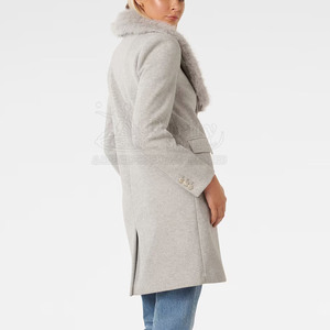 Abrigo largo de piel sintética de alta calidad para mujer, abrigo largo de piel sintética ligero de último estilo para mujer a la venta - Product Image 4