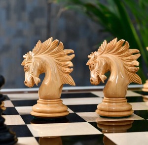 Piezas de Ajedrez Estilo Vintage de San Petersburgo en Ébano y Boj, Rey de 4.3 cm con Caja de Almacenamiento de Madera a Precio Económico - Product Image 1