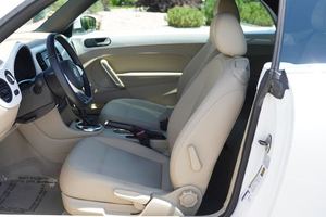 2013 Volkswagen Escarabajo 2.5L Convertible - Product Image 4