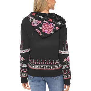 Sweats à capuche brodés pour femmes en matériau durable disponibles au tarif de gros sur mesure Sweats à capuche brodés pour femmes de qualité supérieure - Product Image 6