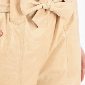 กางเกงขาสั้นหนังสำหรับผู้หญิงมืออาชีพ ผลิตจากหนังคุณภาพสูงจากโรงงาน ทนทานและมีสไตล์ เหมาะสำหรับใส่ลำลอง - Product Image 3