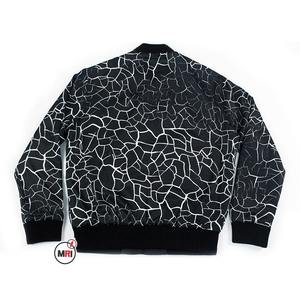 แจ็กเก็ตบอมเบอร์สำหรับผู้ชายสีดำผ้าซาตินพิมพ์ซับลิเมชันสำหรับฤดูหนาว - Product Image 2