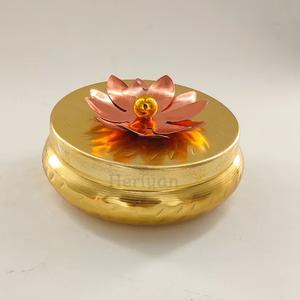 Porte-bougie votive en métal parfumé Pot à bougie décoré Pot à bougie en cire fait à la main Pot à bougie avec couvercle - Product Image 6