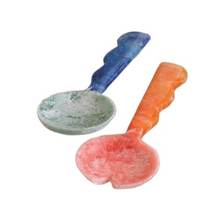 ชุดช้อนตักสลัดและส้อมทำจากเรซินอาหารปลอดภัยสำหรับใช้ในบ้านและโรงแรมดีไซน์อุปกรณ์ในการเสิร์ฟสลัดที่หรูหรา - Product Image 1