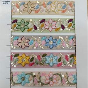 Lujoso ribete de encaje de diseñador para moda de alta gama y ropa nupcial Patrones intrincados Detalles elegantes para ropa Bodas - Product Image 1