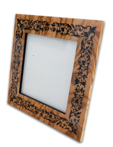 Cadre en bois massif fabriqué à la main avec incrustation de copeaux de bois artistique et poli lisse disponible dans des nuances terreuses naturelles - Product Image 2