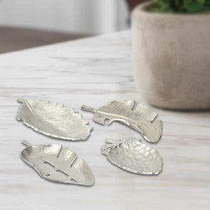Plateau de service de fruits à bord médiéval élégant Plats en métal faits à la main Plaques Feuille Design Disponible Différents styles pour la décoration de la maison - Product Image 3