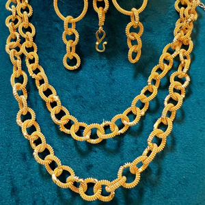 Ensemble de bijoux de mode vintage inspirés 2024 collier en cuivre plaqué or 24 carats à prix réduit de l'Inde à la France au Royaume-Uni fabriqué en Inde - Product Image 1