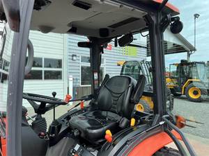 Tractor 2020 Kubota LX2610HSDC-Tractor utilitario compacto con motor diésel de 26 HP, transmisión hidrostática - Product Image 6