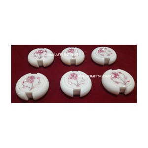 ชุดจานรองแก้วชาหินอ่อนสีขาวคุณภาพดี พร้อมการตกแต่งอย่างประณีตและลวดลายดอกไม้ฝังมุก สำหรับตกแต่งบ้านและโรงแรม - Product Image 3