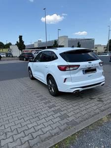 Ford Focus blanche d'occasion, berline, 2020, 2021, 2022, essence, 5 places, manuelle ou automatique, LED, Euro VI, conduite à gauche, turbo - Product Image 5