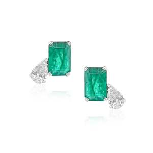 Boucles d'oreilles clous fleur en saphir taille émeraude et diamant, plaqué or 14 carats, cadeau tendance pour fiançailles - Product Image 1