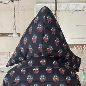 Chaqueta acolchada gruesa de invierno personalizada de alta calidad para hombre, cálida de peso pesado con cuello con capucha, diseño impreso - Product Image 5