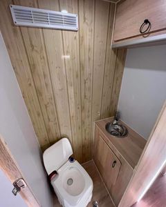 Caravane RV Van Camper de haute qualité avec lit double et cuisine disponible à la vente à des prix abordables - Product Image 6