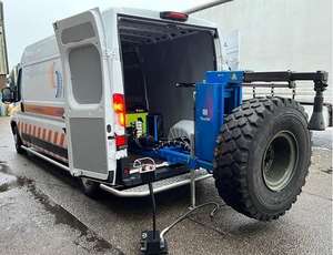 Máquina Desmontadora de Neumáticos de Alta Resistencia y Calidad 2023 con Motor de 380V, Compatible con Camiones/SUV, Modelo de Última Tecnología, Equipo del Reino Unido - Product Image 3