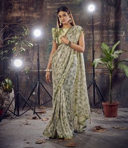 Nouvelle collection exclusive de saris à paillettes de créateur par Fabzone pour une tenue de soirée - Product Image 2