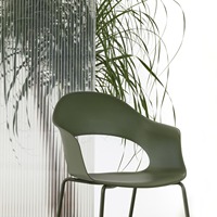 Fauteuil empilable certifié en polymère recyclé, coque en métal peint, structure à 4 pieds, pour intérieur/extérieur, restaurant, café, fabriqué en Italie