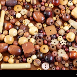 Cuentas Redondas de Madera de 10 mm, Forma y Color Personalizados, Producto Artesanal Indio, Patrón de Corazón, para Pascua, Bautizo - Product Image 3