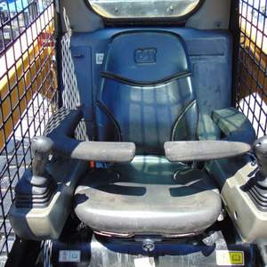 Chargeuse compacte diesel 299D3 pour moteur, garantie 2 ans, chargeuse frontale hydraulique HUADE HYDAC, mini-chargeuse sur pneus haute performance - Product Image 5