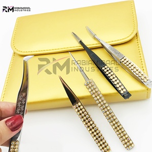 Juego de pinzas para pestañas RMI de alta calidad y estuche magnético color dorado - Product Image 3