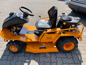 Cortadora de Césped Comercial 900 Enduro, Tractor Cortacésped Hidrostático con Caja Recolectora de 200L para Huertos, Caminos y Grandes Propiedades - Product Image 5
