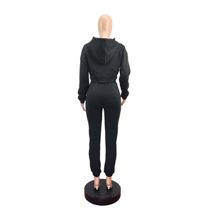 ชุดเสื้อฮู้ดตัวสั้นของผู้หญิงใส่ทำกิจกรรมกลางแจ้งสีดำเสื้อสวมหัวสวมใส่สบายมีสไตล์พร้อมโลโก้ที่ปรับแต่งได้ - Product Image 2